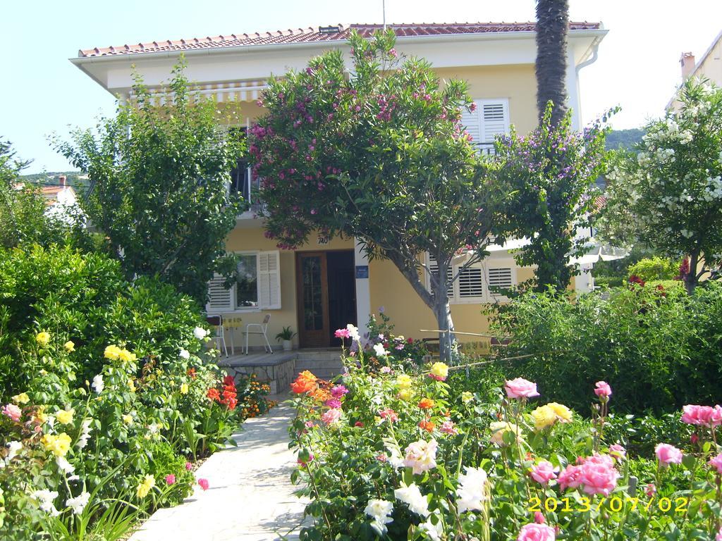 Apartments Antica Раб Екстериор снимка