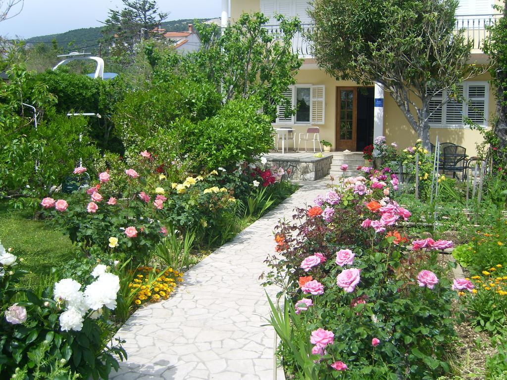 Apartments Antica Раб Екстериор снимка