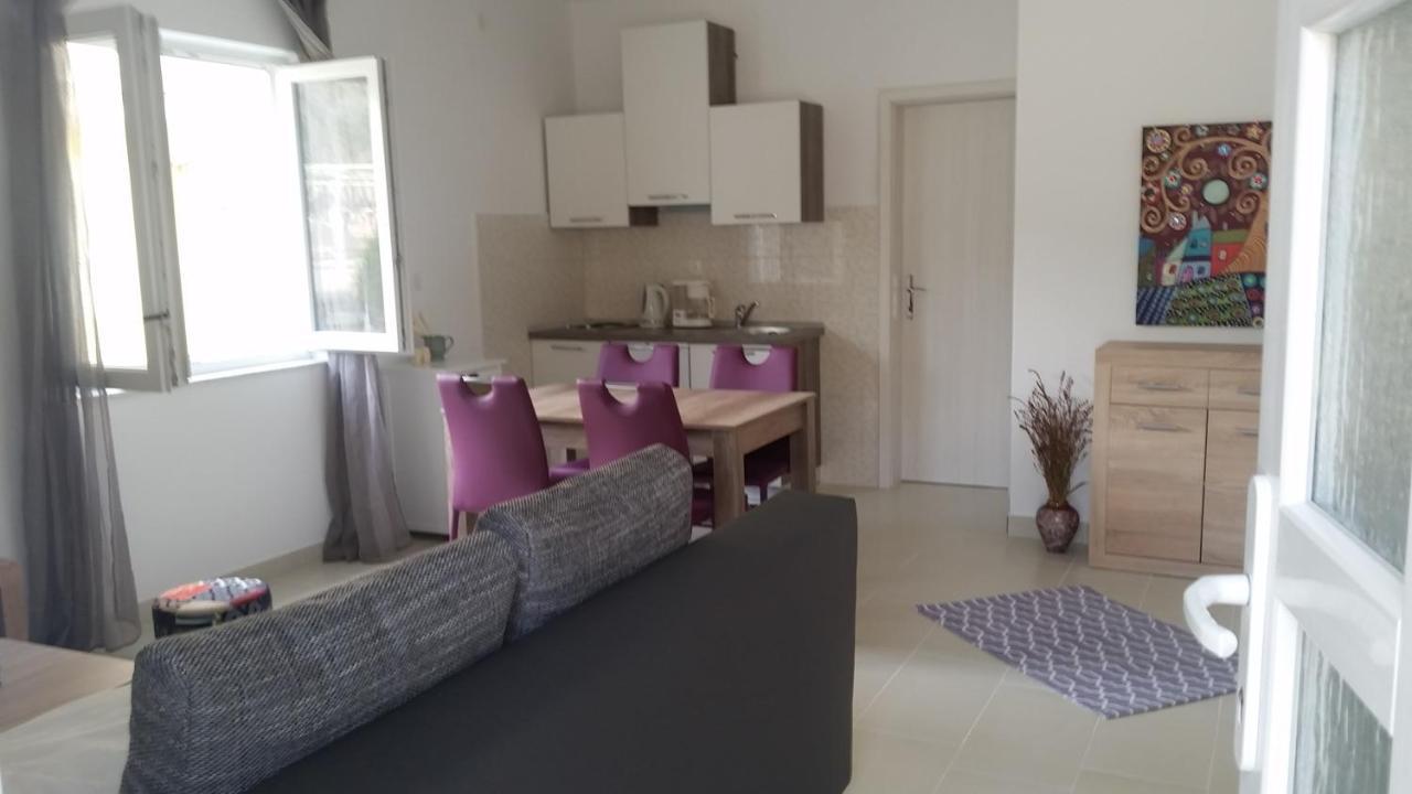 Apartments Antica Раб Екстериор снимка
