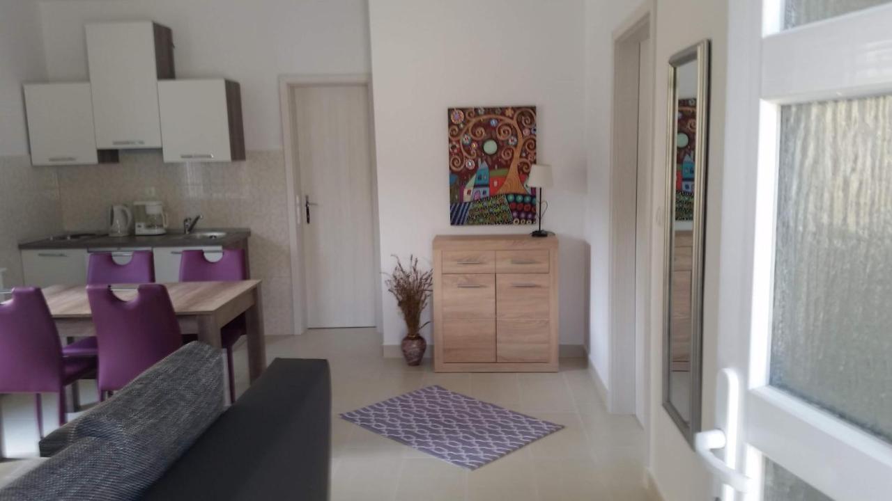 Apartments Antica Раб Екстериор снимка