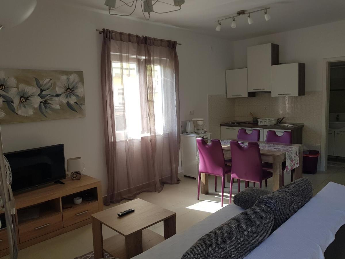 Apartments Antica Раб Екстериор снимка