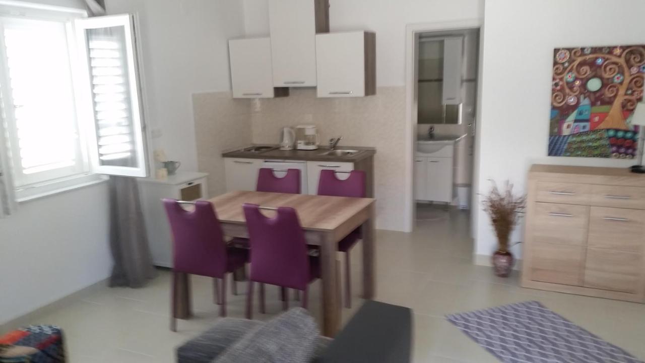 Apartments Antica Раб Екстериор снимка