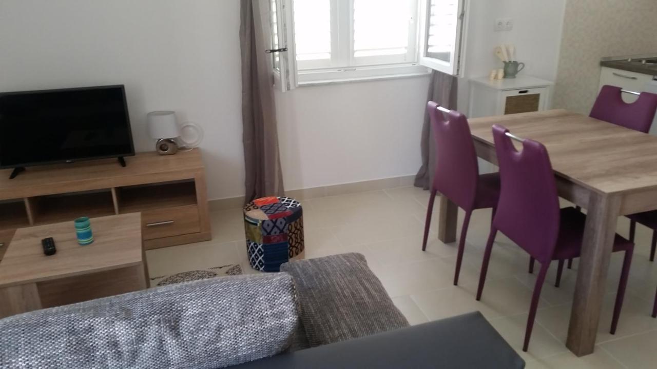 Apartments Antica Раб Екстериор снимка