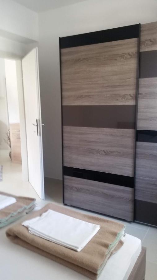 Apartments Antica Раб Екстериор снимка