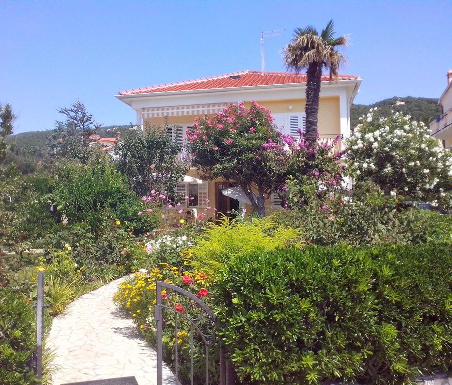 Apartments Antica Раб Екстериор снимка