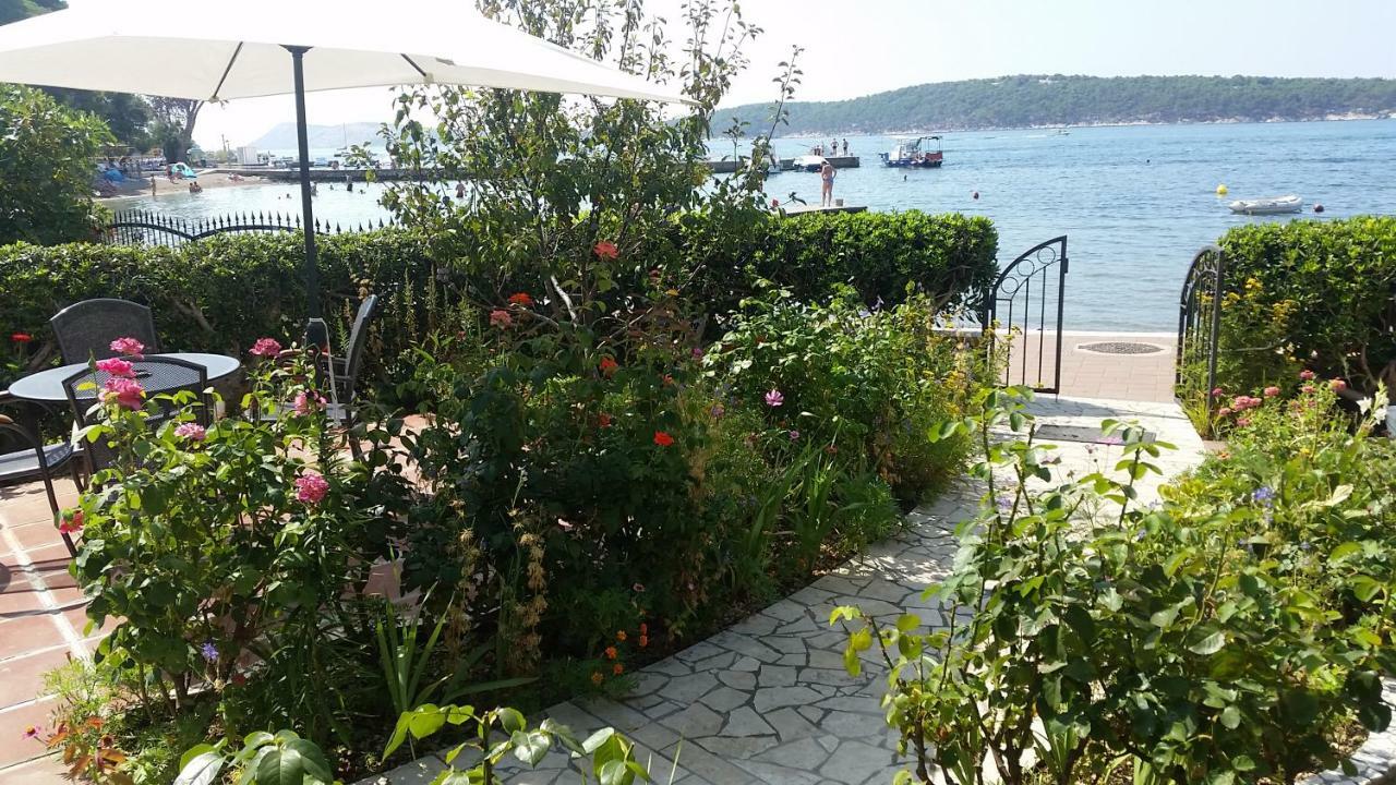 Apartments Antica Раб Екстериор снимка