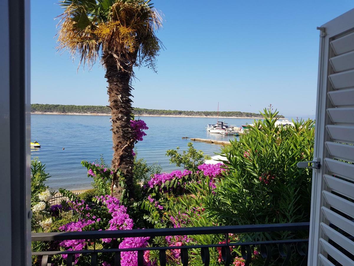 Apartments Antica Раб Екстериор снимка