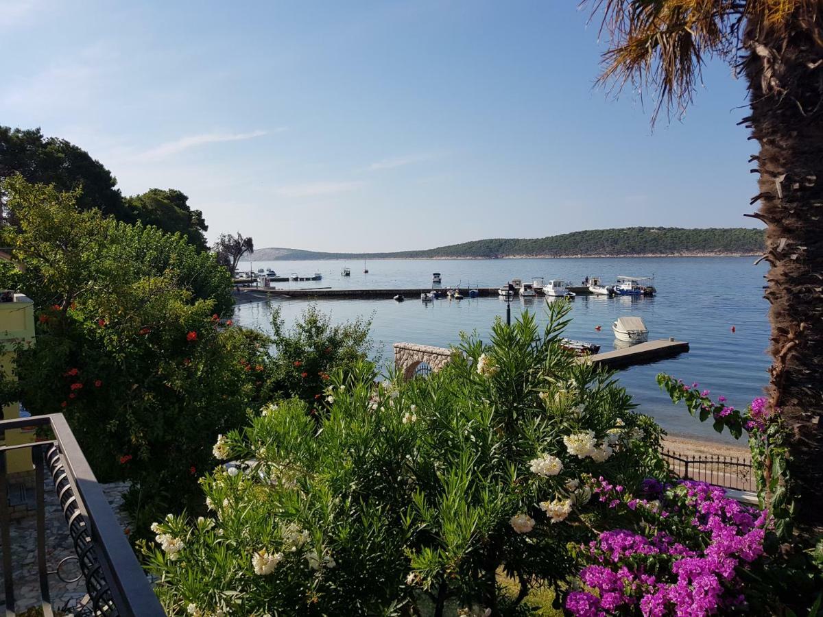 Apartments Antica Раб Екстериор снимка