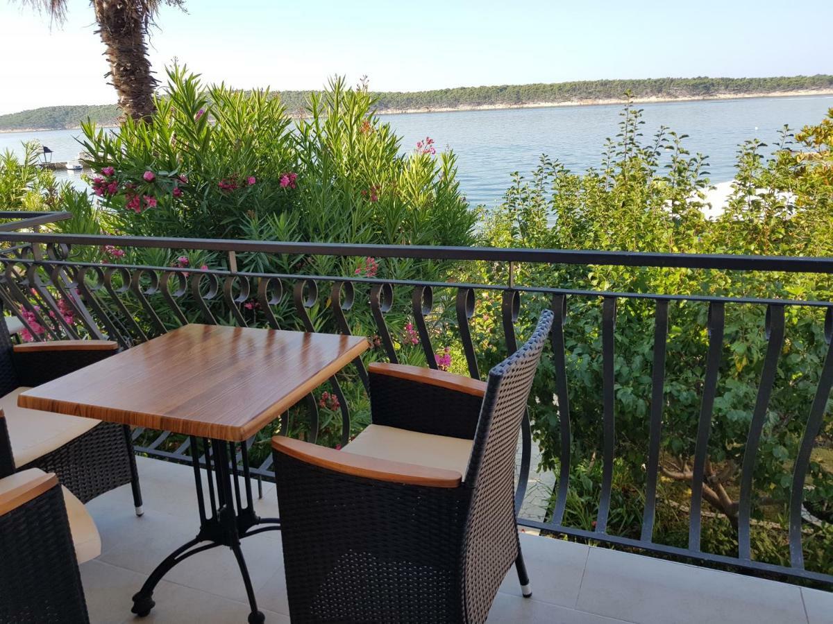 Apartments Antica Раб Екстериор снимка