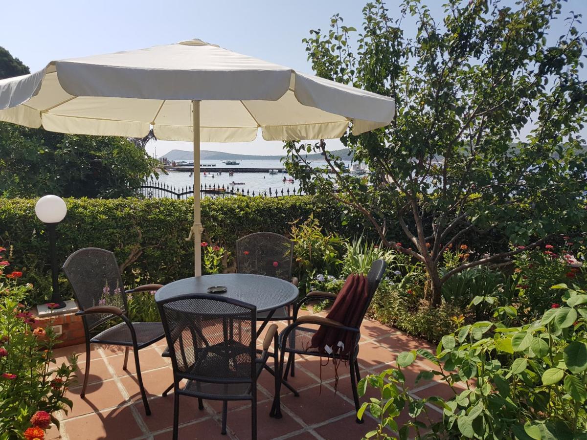 Apartments Antica Раб Екстериор снимка