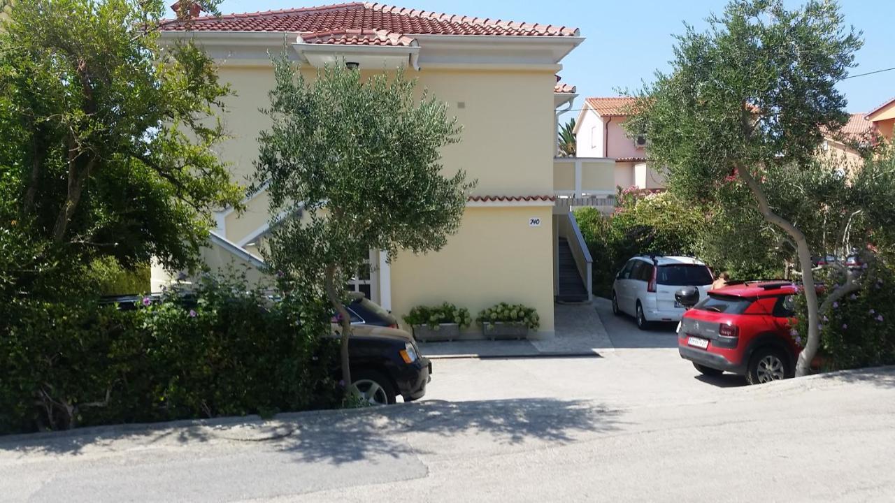 Apartments Antica Раб Екстериор снимка