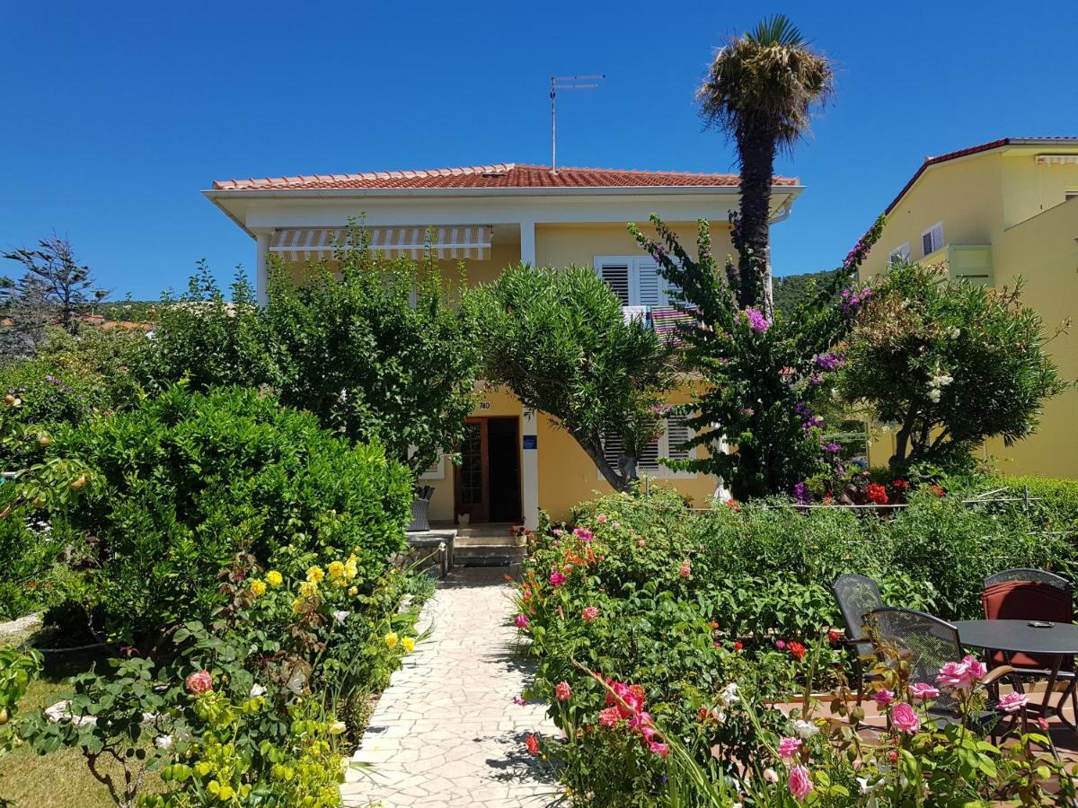 Apartments Antica Раб Екстериор снимка