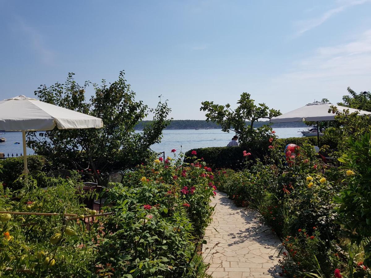Apartments Antica Раб Екстериор снимка